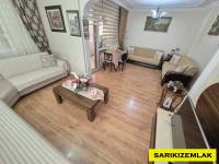 Akçay Merkezde 2+1 Ayrı Mutfaklı Satılık Daire – Doğalgaz Tesisatlı ve Mantolamalı